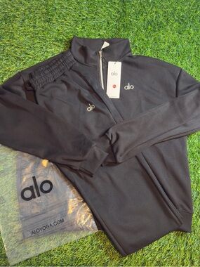 Men’s black quarter zip pullover – premium athletic fit – size S/XL – New